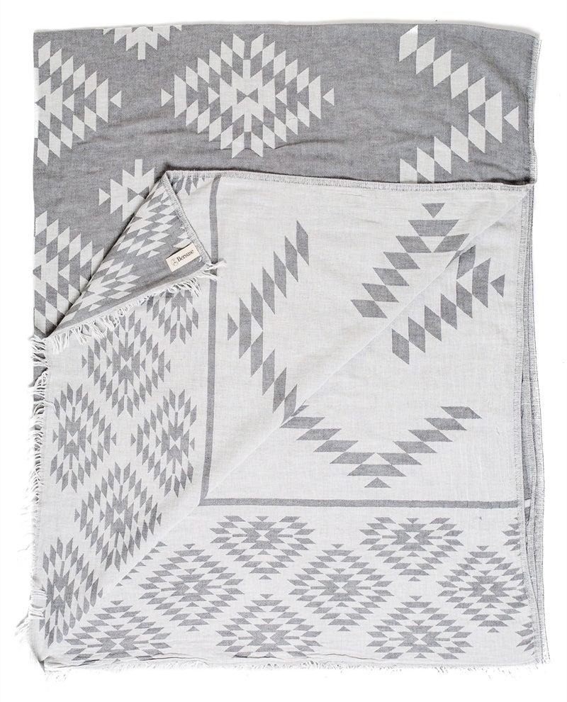 Bersuse 100% Cotton Teotihuacan XL Throw Blanket Turkish Towel Beach Blanket - Beach Camping Essentials - 75x90 Inches, Silver Grey - Image 3